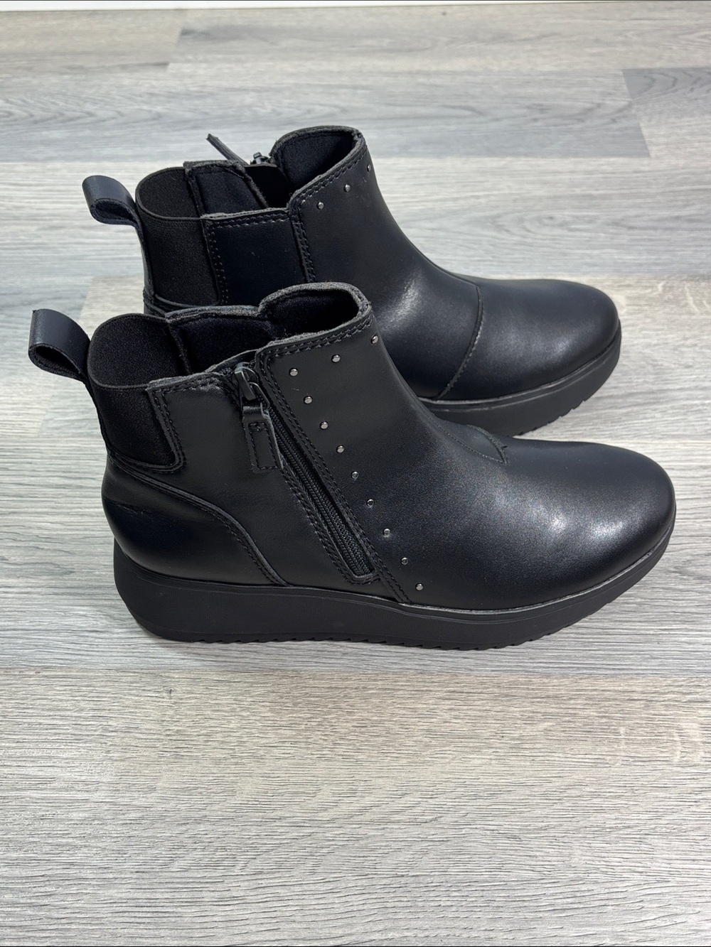Clarks Collection Womens Zylah Willow Black Ankle Bootie - size 8.5 NEW